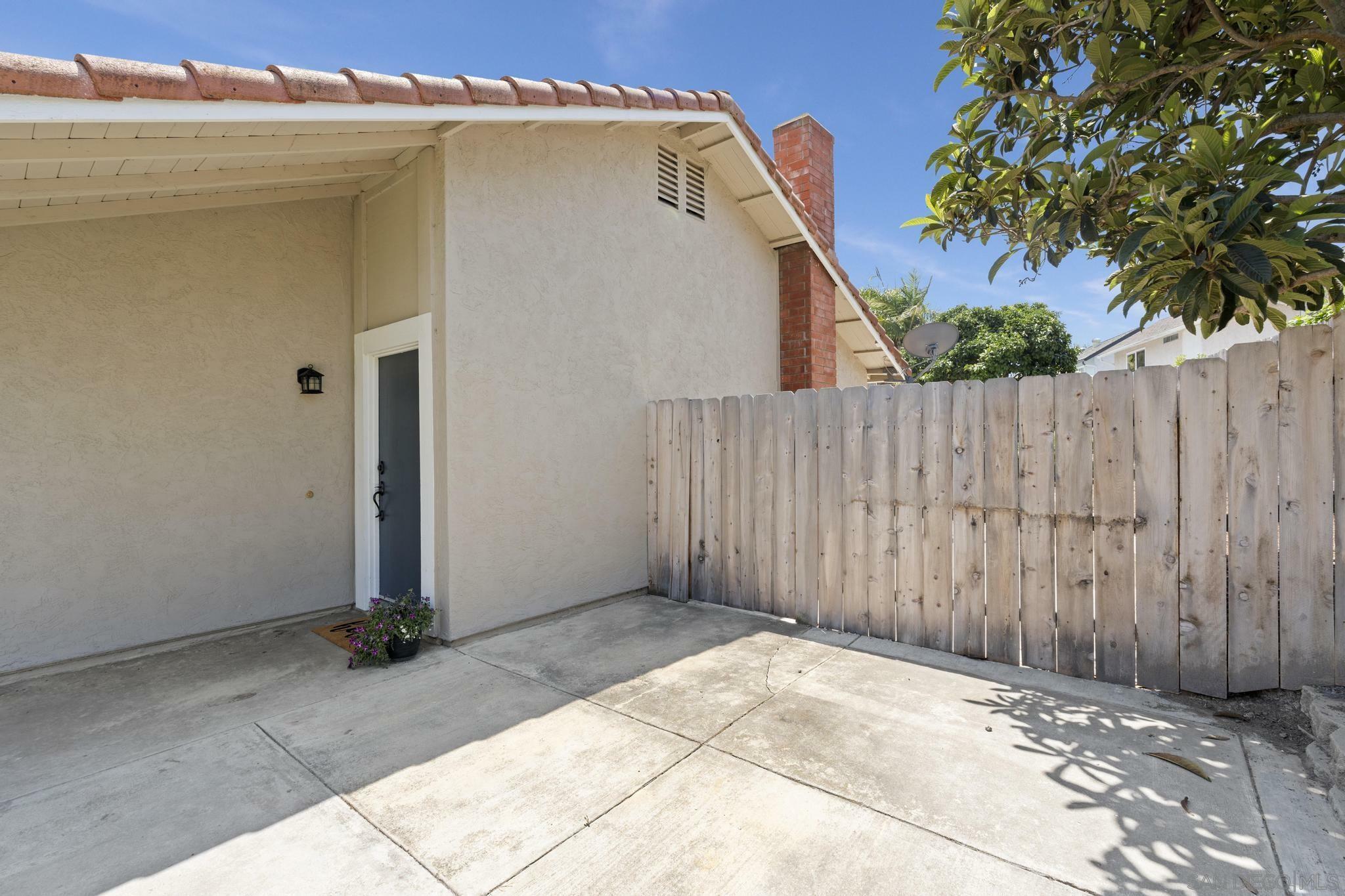 Property Photo:  15549 Paseo Ajanta  CA 92129 