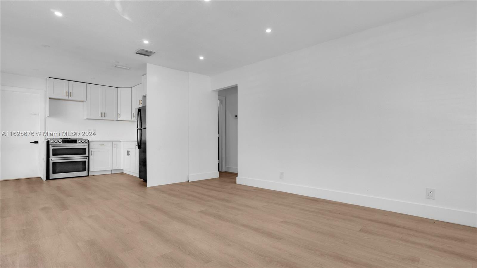 Property Photo:  32 SW 9th St 1  FL 33009 