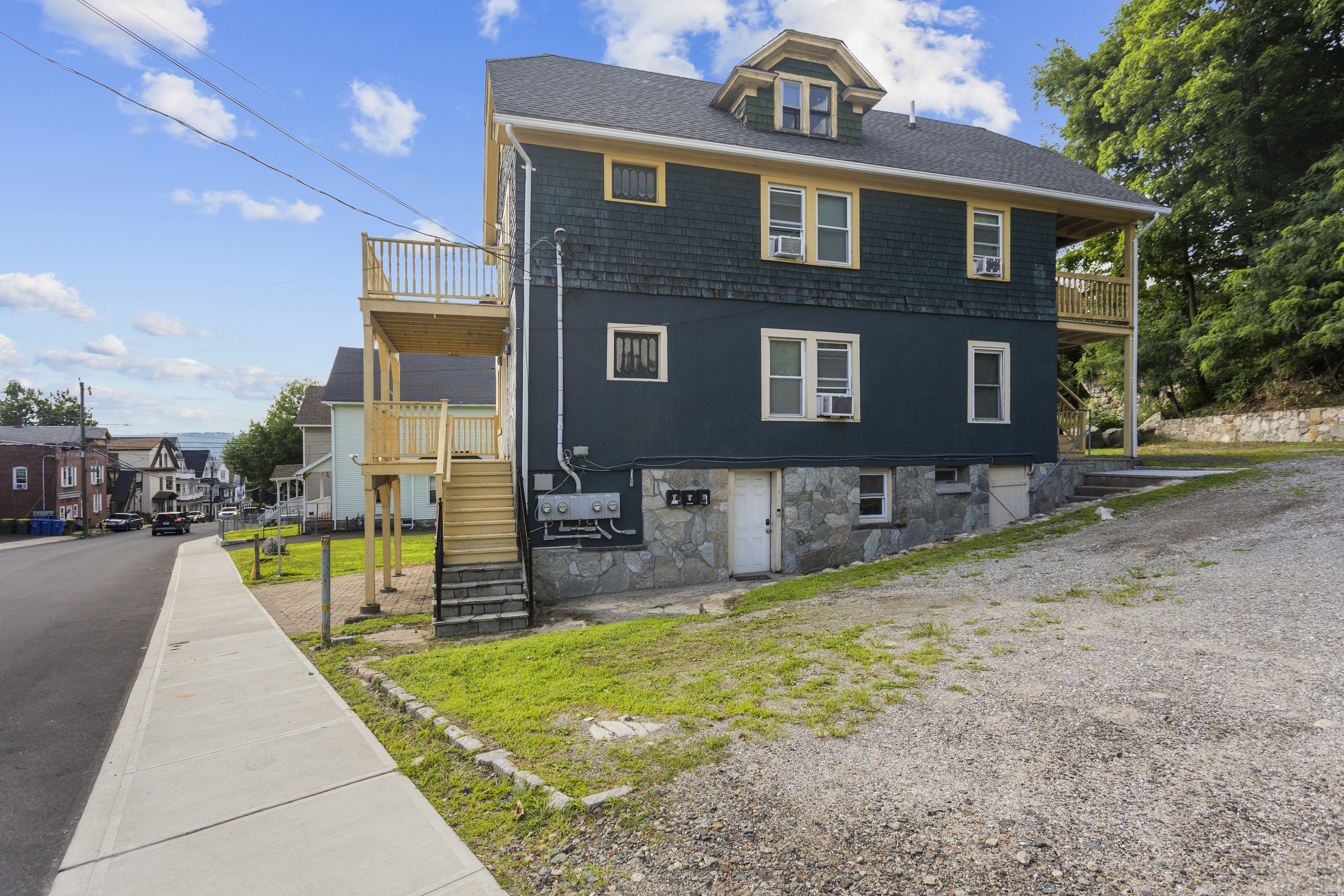 Property Photo:  107 Wolcott Street  CT 06705 