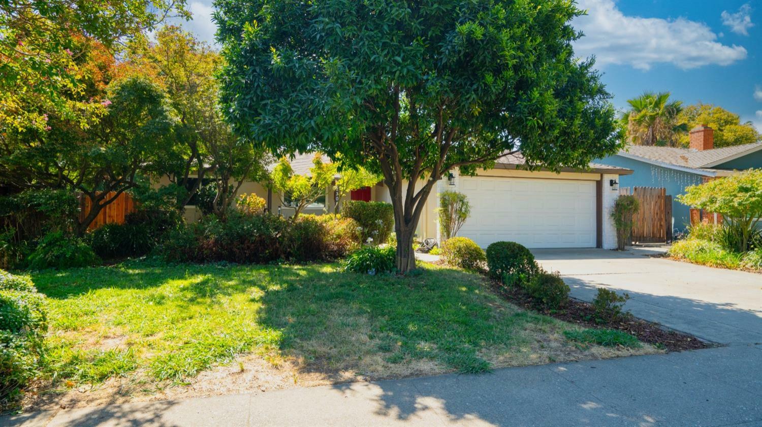 Property Photo:  2305 Zinfandel Drive  CA 95670 