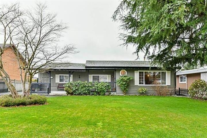 22936 117 Avenue  Maple Ridge BC V2X 2K1 photo