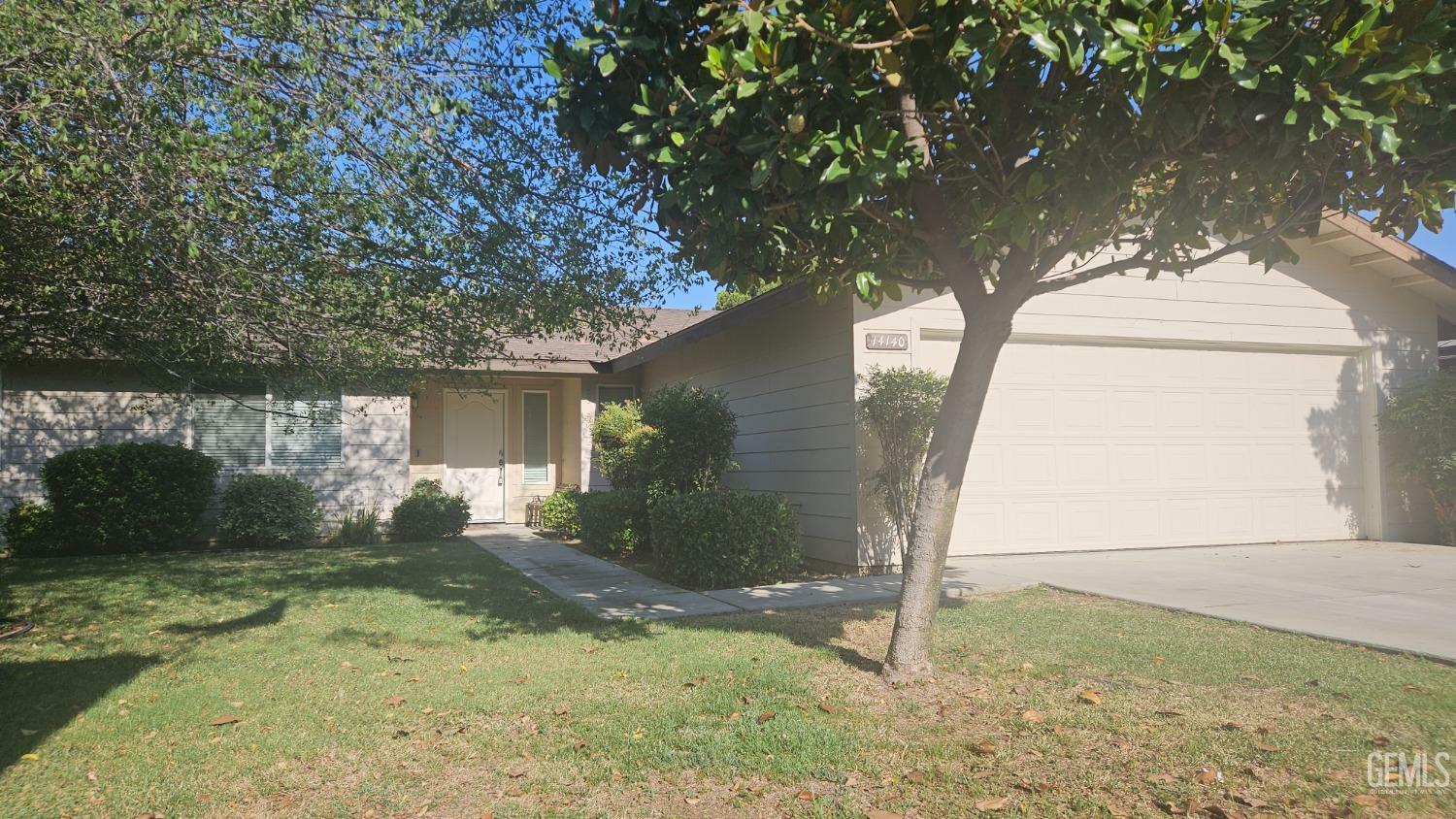 Property Photo:  14140 Clay Court  CA 93306 