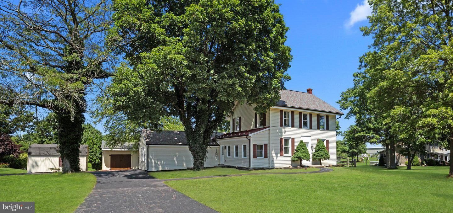 Property Photo:  196 E Paletown Road  PA 18951 