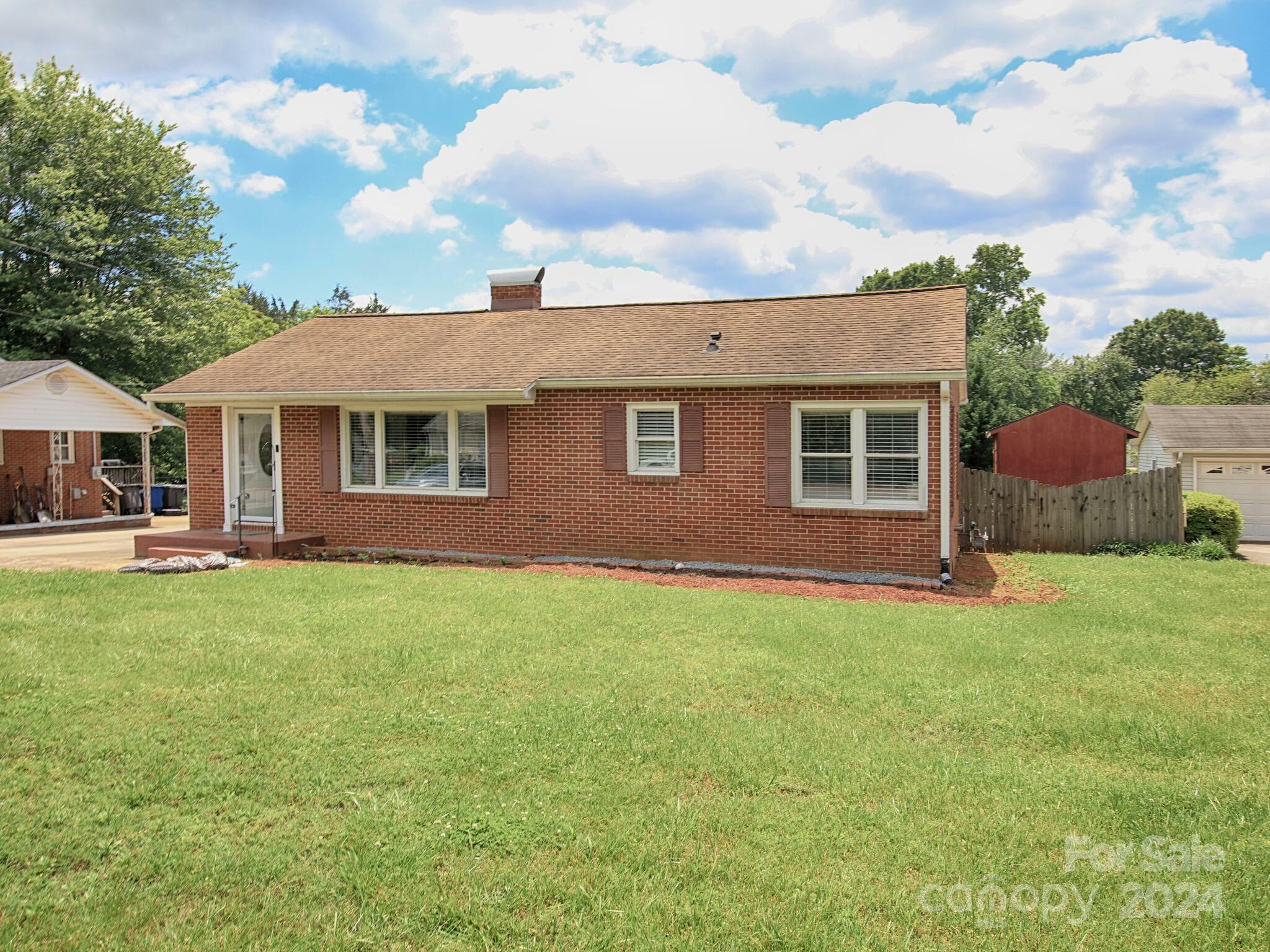 Property Photo:  534 Georgia Avenue  NC 28677 