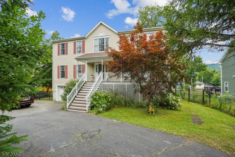 Property Photo:  19 Ringwood Ln  NJ 07421 