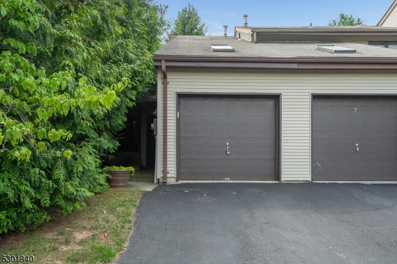 Property Photo:  6 Peach Court  NJ 08822 