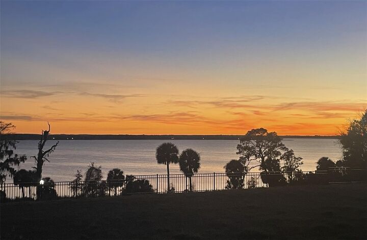 Property Photo:  576 Casey Loop  FL 32757 