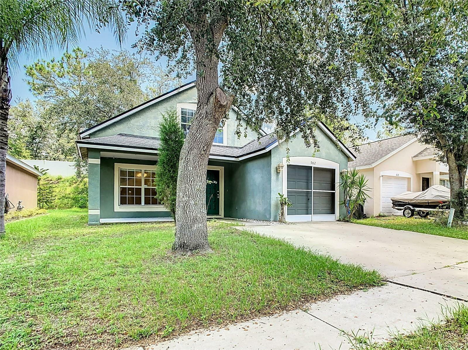 Property Photo:  902 Cape Cod Circle  FL 33594 