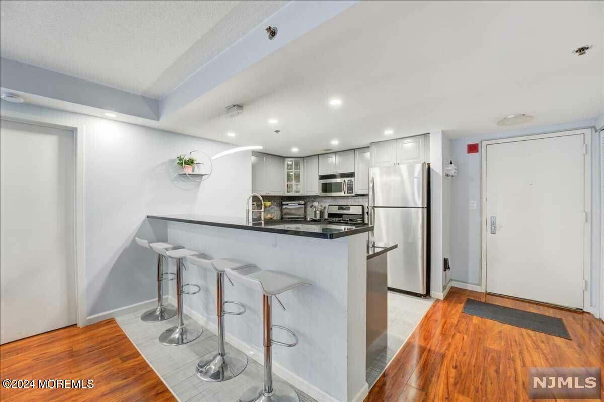 Property Photo:  700 1st Street 6M  NJ 07030 