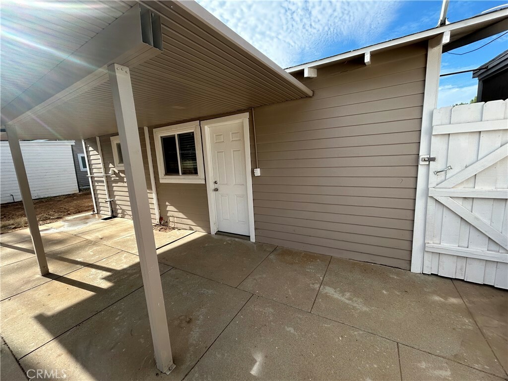 Property Photo:  15081 Wood Rd  CA 92508 