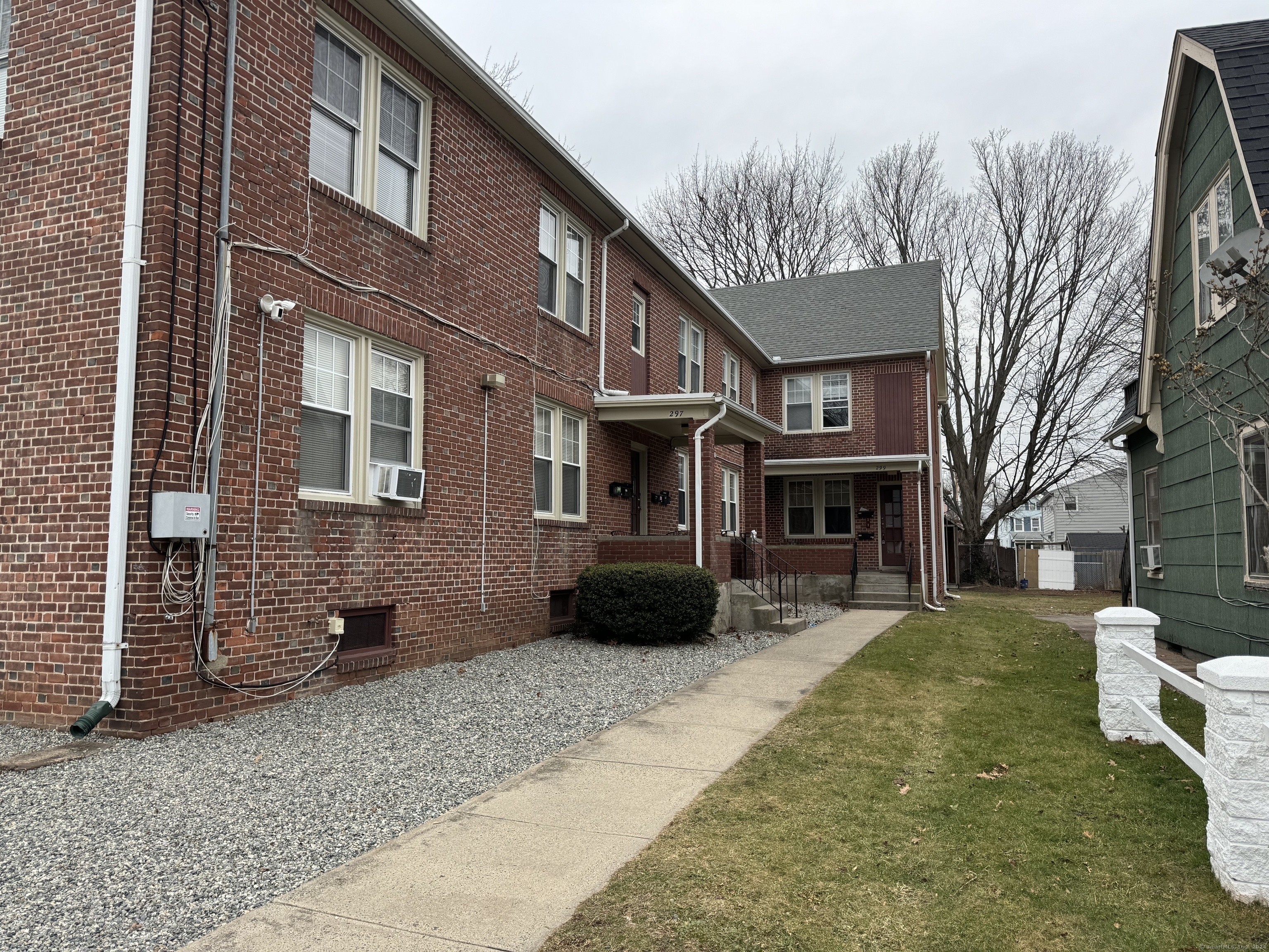 Property Photo: 297 Park Street 1C CT 06516