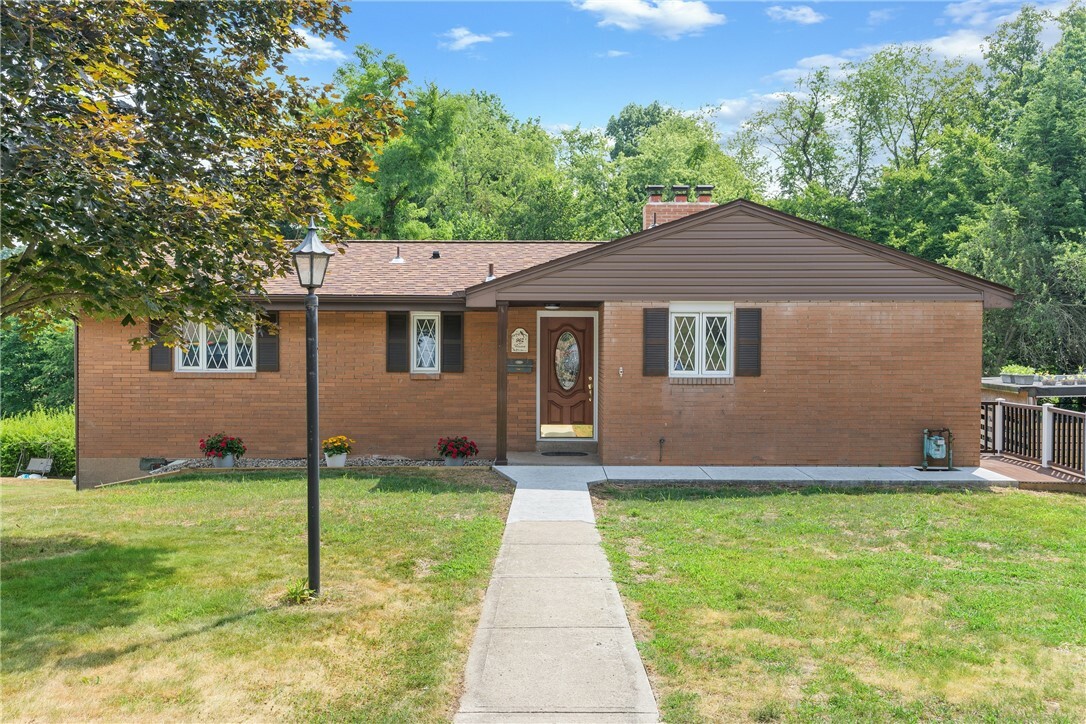 Property Photo:  962 Harden Dr  PA 15229 