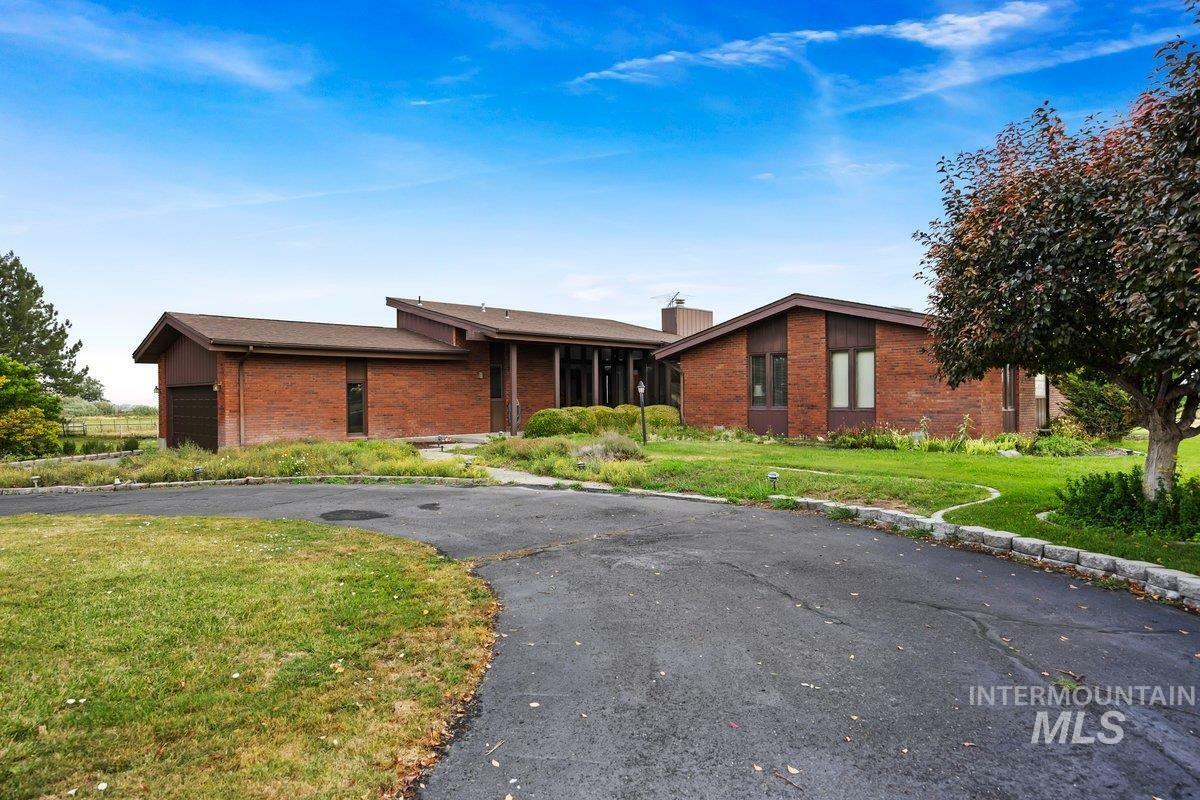 Property Photo: 1546 E 4250 N ID 83316
