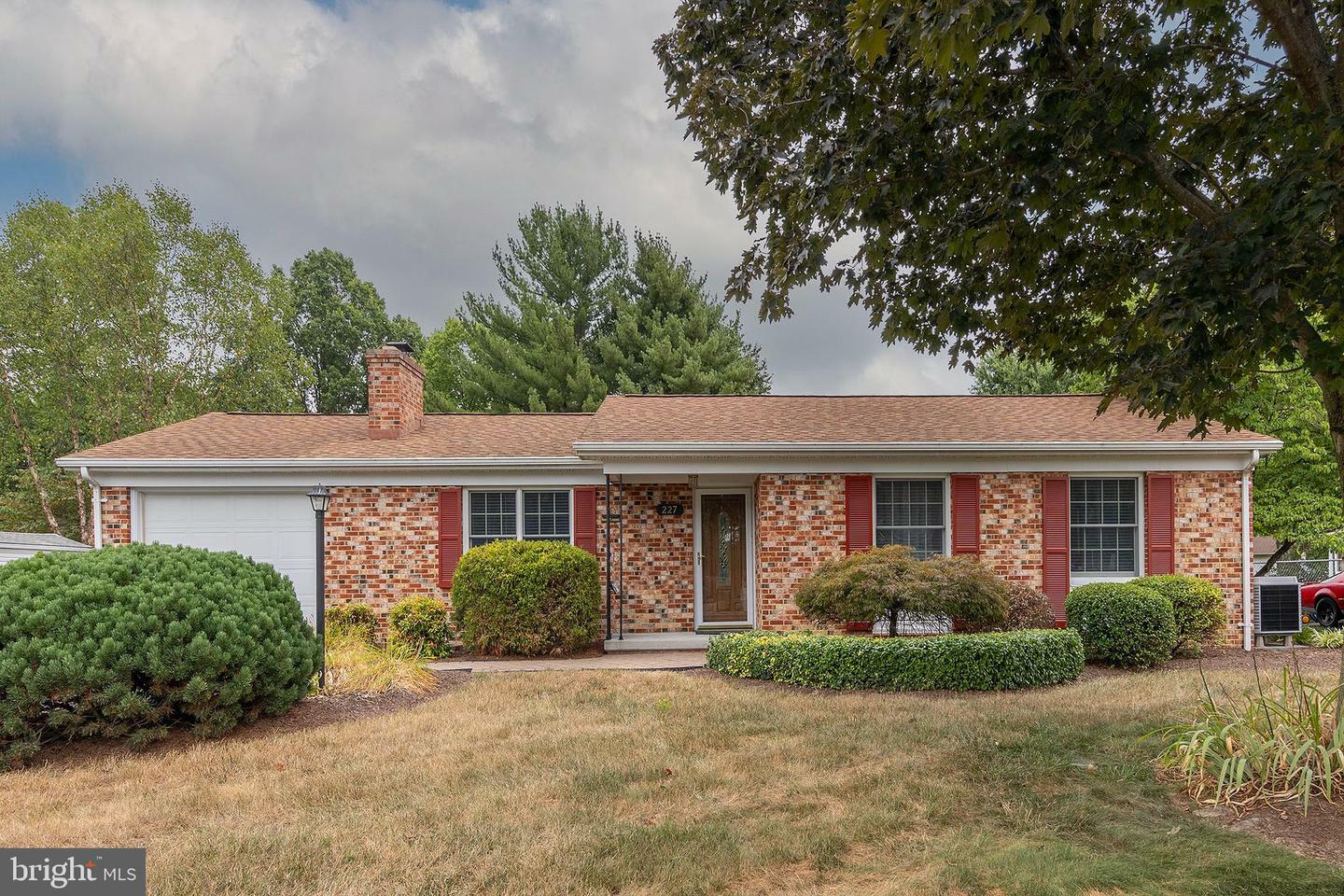 Property Photo:  227 Fredericktowne Drive  VA 22655 