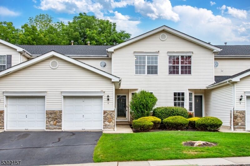 Property Photo:  6 Meadow Lakes Dr  NJ 07419 