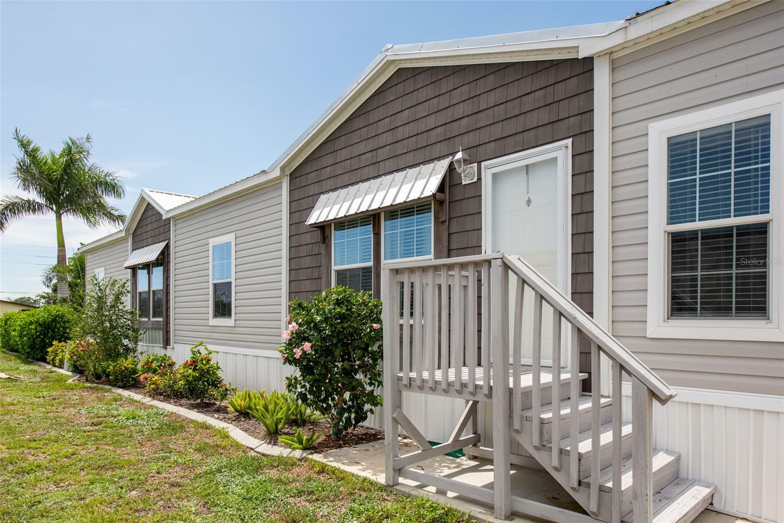 Property Photo:  1498 Sanderling Drive  FL 34224 