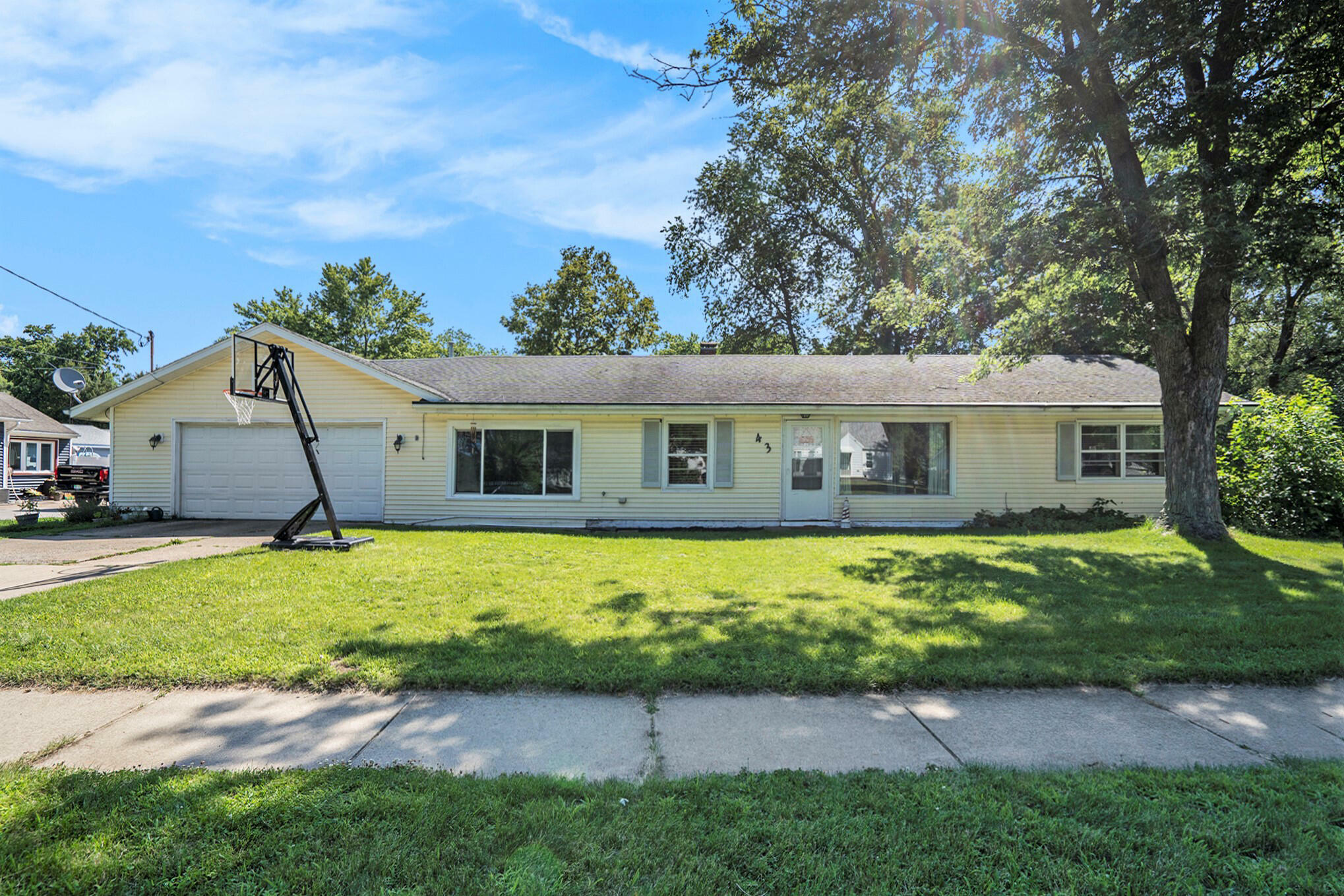 Property Photo:  43 S 31st Street  MI 49015 