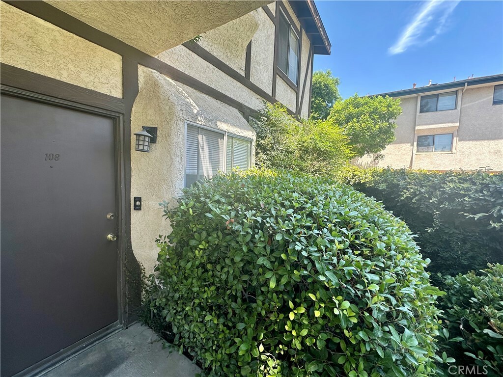 Property Photo:  7125 Shoup Avenue 108  CA 91307 