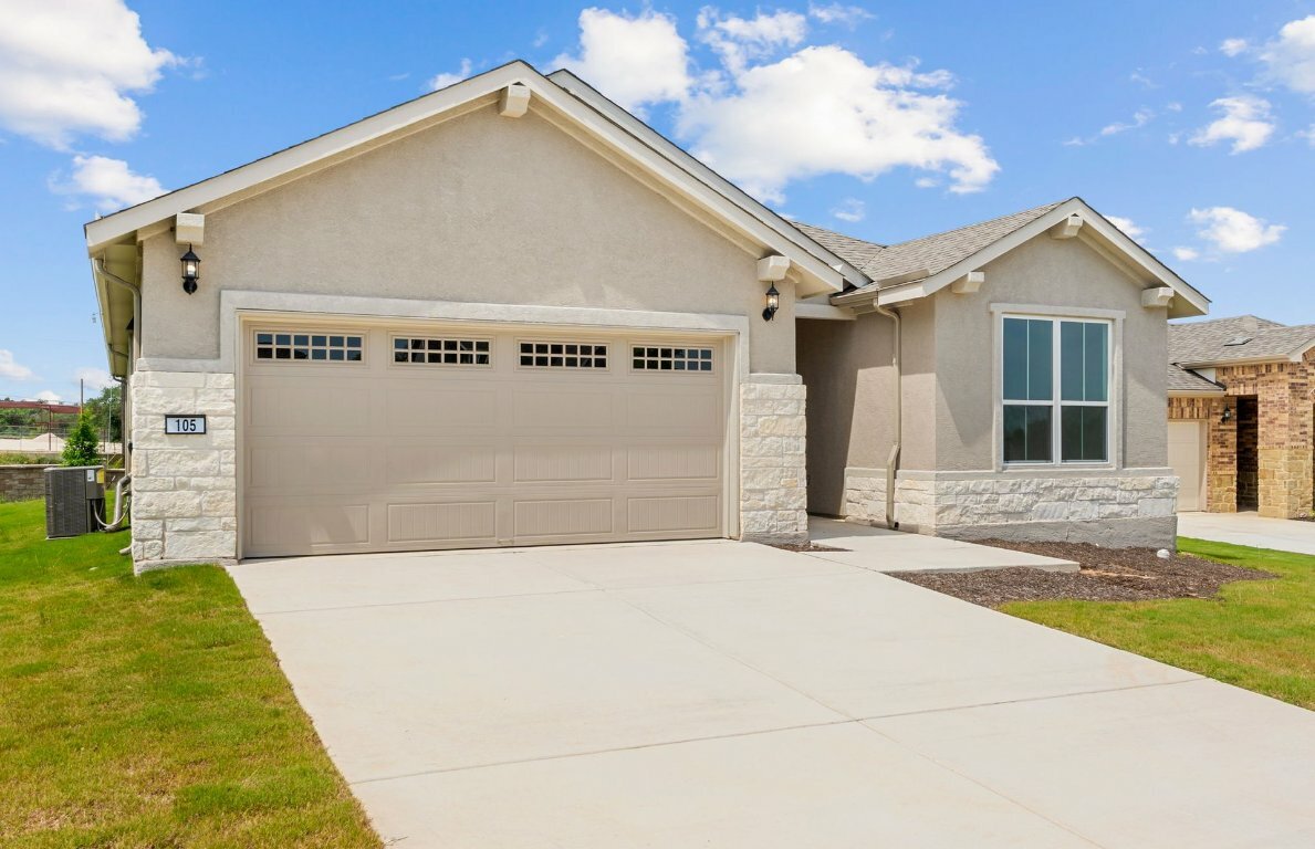 Property Photo: 105 Riversong Cove TX 78633