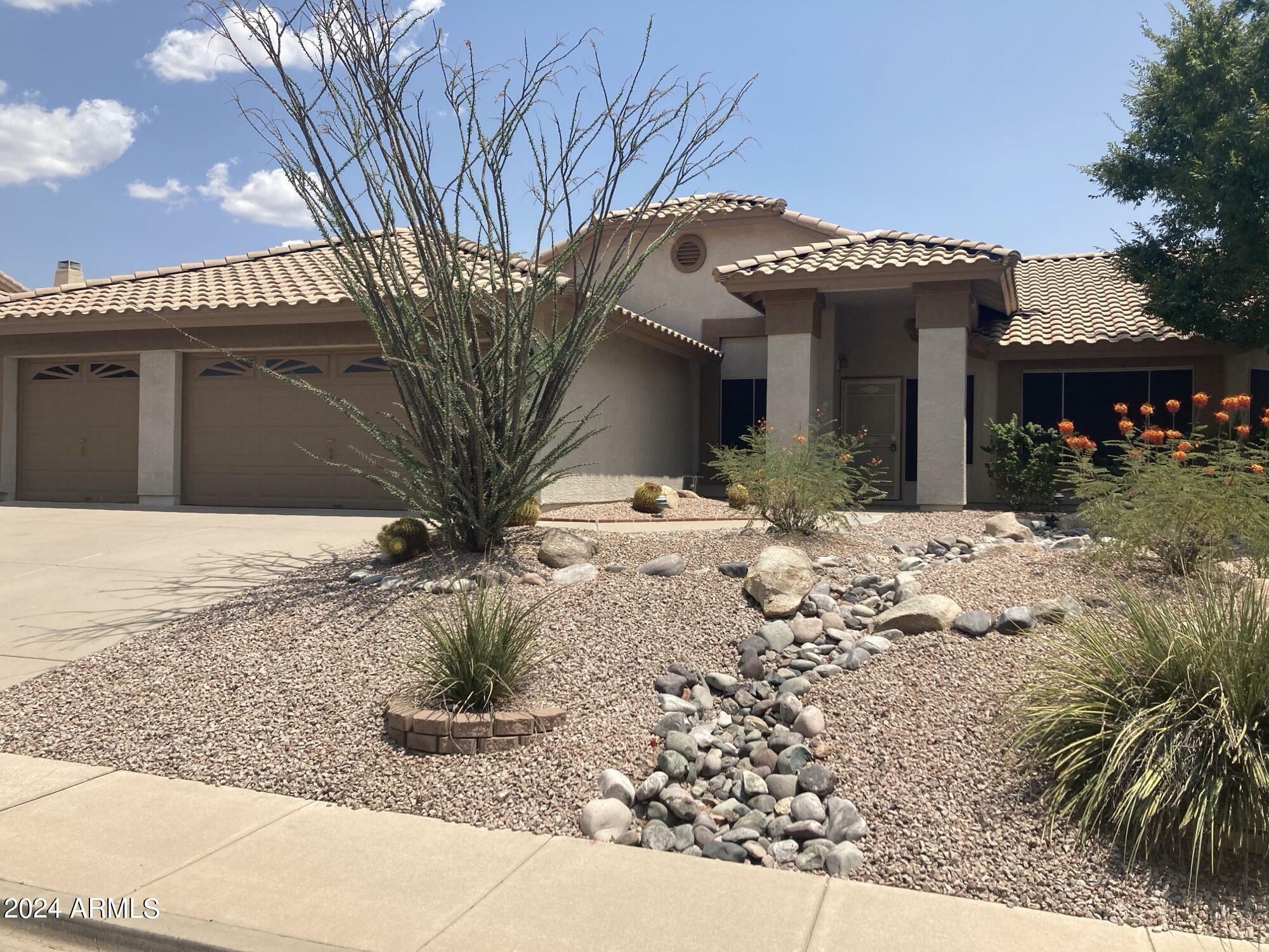 Property Photo:  4221 N Tabor Street  AZ 85215 