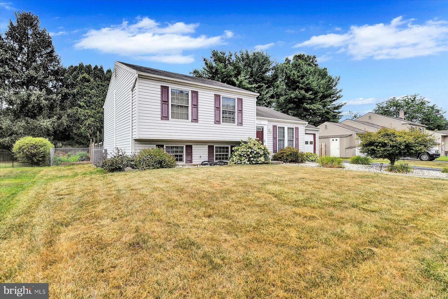 Property Photo:  1625 Pebble Brook Lane  PA 17110 