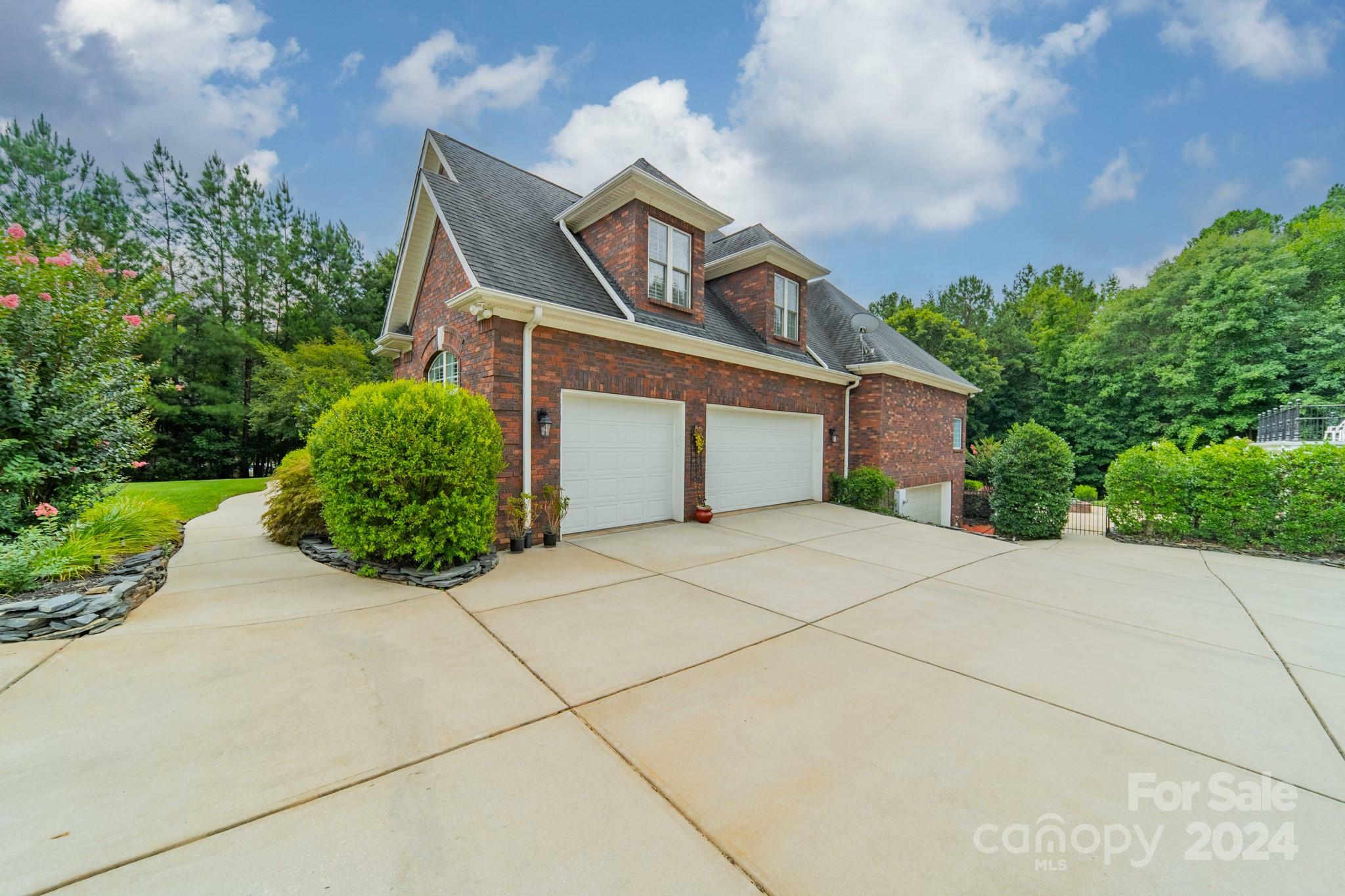 Property Photo:  1095 Rolling Park Lane  SC 29715 