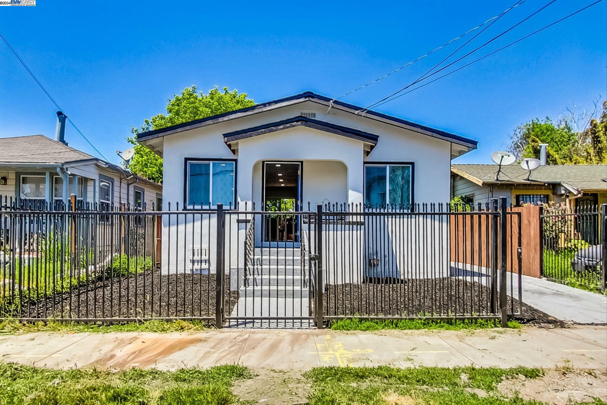 Property Photo:  1141 Seminary Ave  CA 94601 