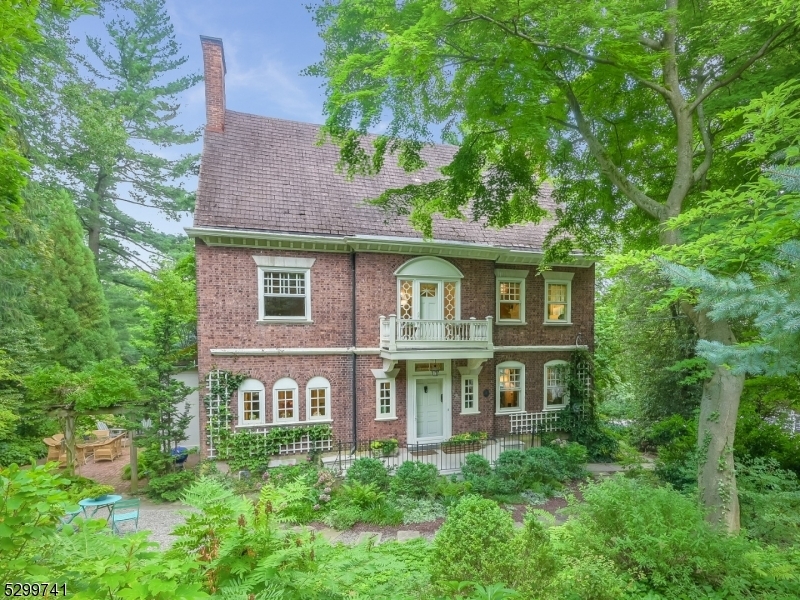 Property Photo: 228 Sagamore Rd NJ 07041