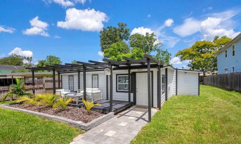 Property Photo:  2907 E Washington Street  FL 32803 