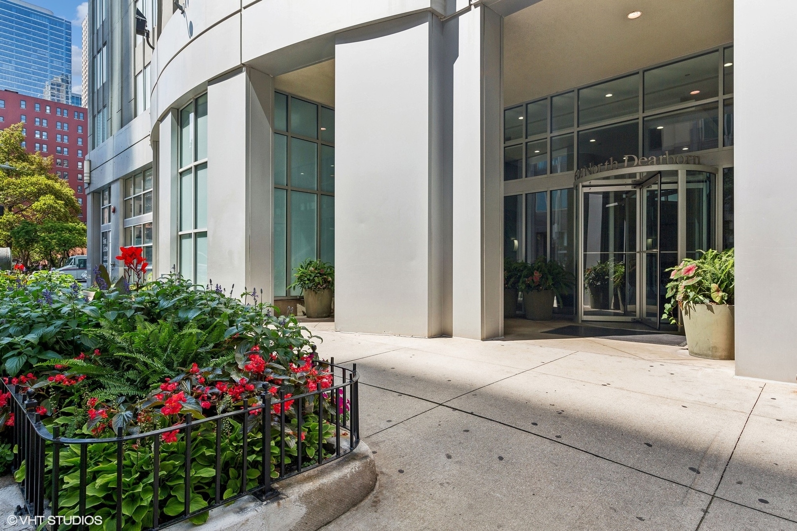 Property Photo:  600 N Dearborn Street 1503  IL 60654 