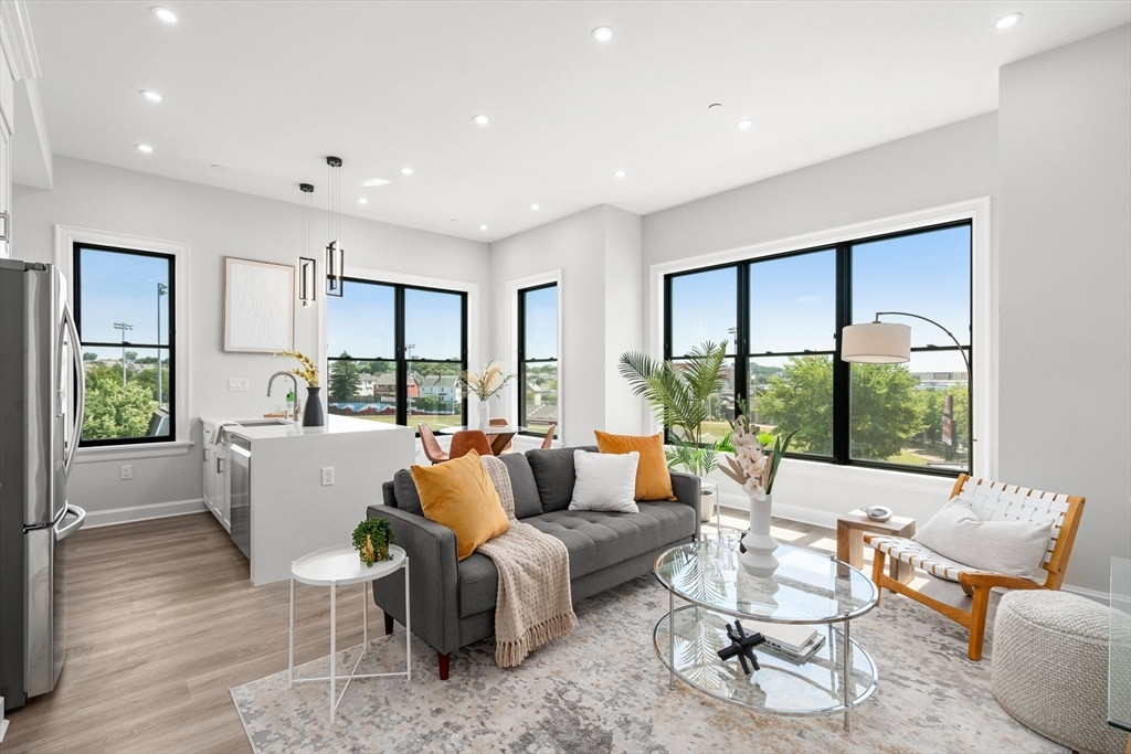 Property Photo: 523 Second St 302 MA 02149