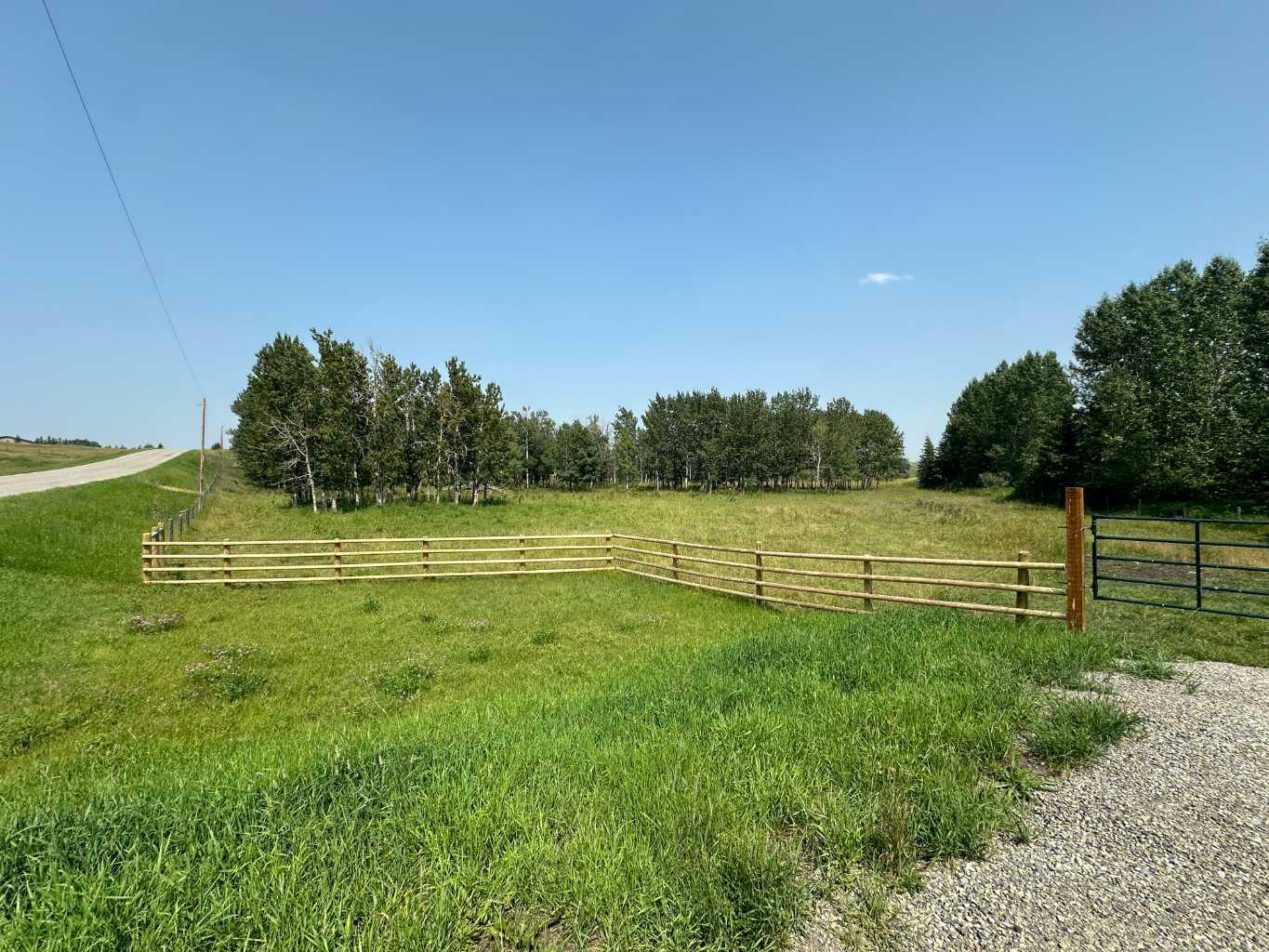 Property Photo:  33031 Range Road 25  AB T4H 1P4 