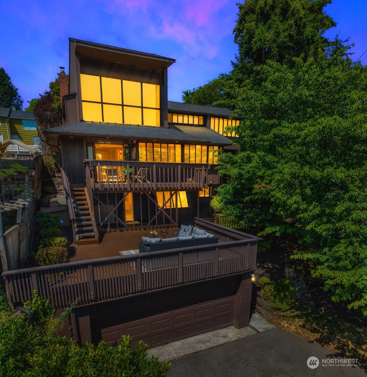 Property Photo:  3444 9th Avenue W  WA 98119 