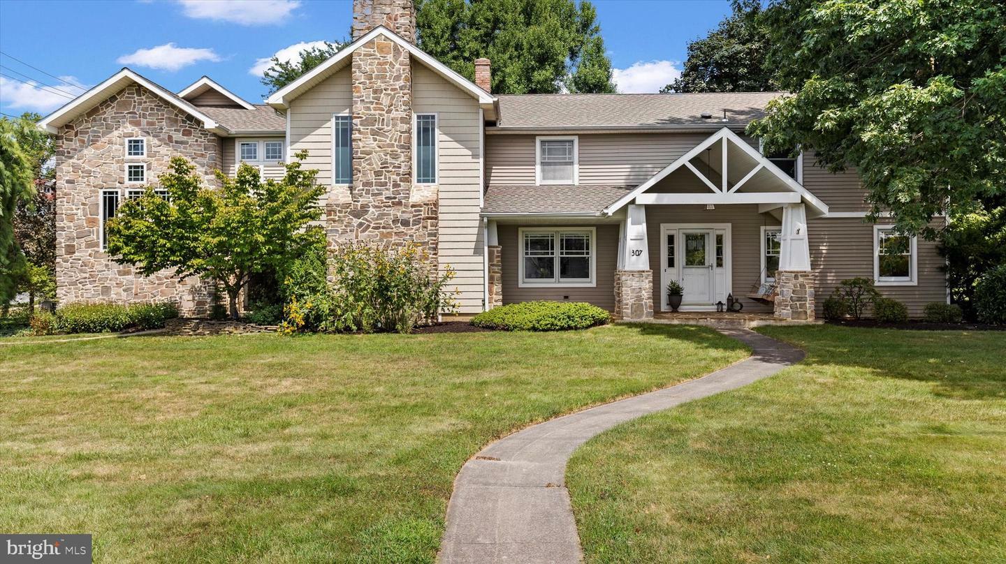 Property Photo:  307 Homestead Road  PA 17033 