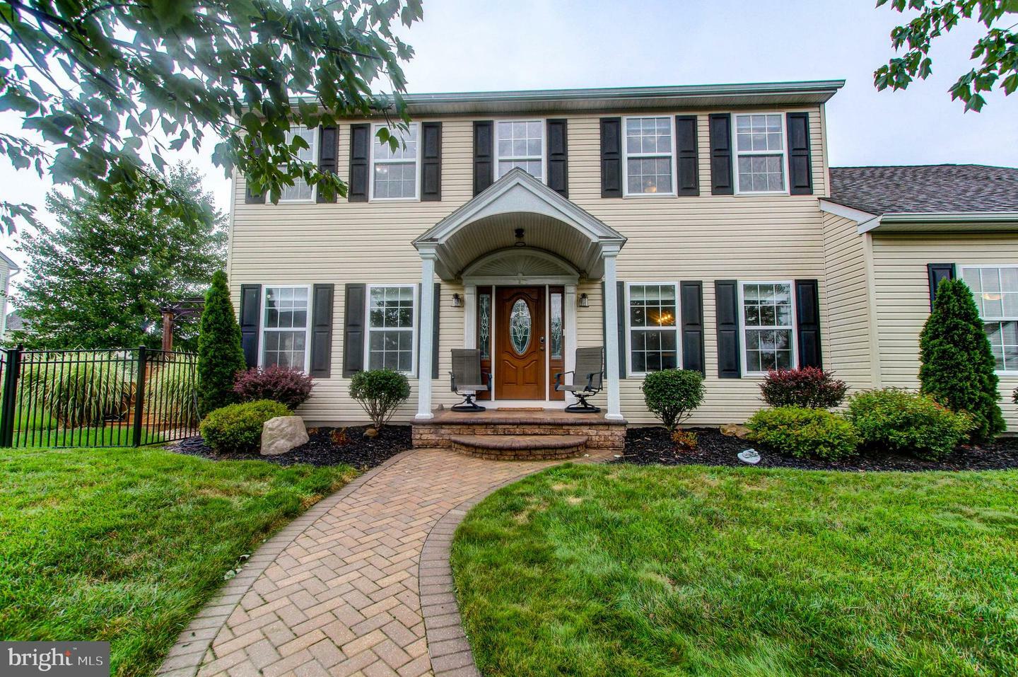 Property Photo:  1225 Meadow Brook Drive  PA 18951 