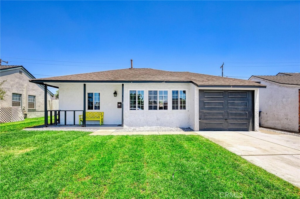 Property Photo: 11332 Gwynne Avenue CA 90650