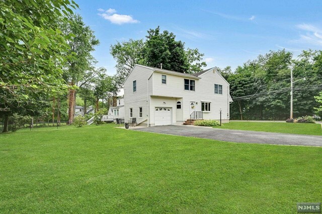 Property Photo:  289 Meadowbrook Avenue  NJ 07450 