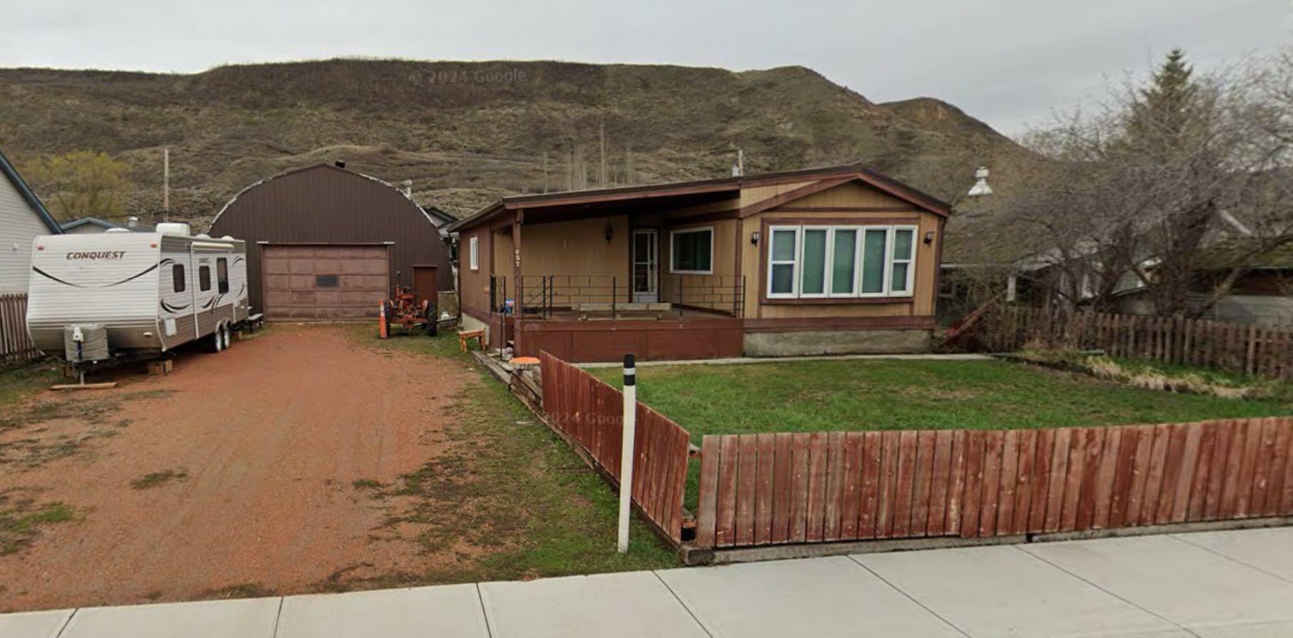 Property Photo: 657 2 Avenue AB T0J 0Y0