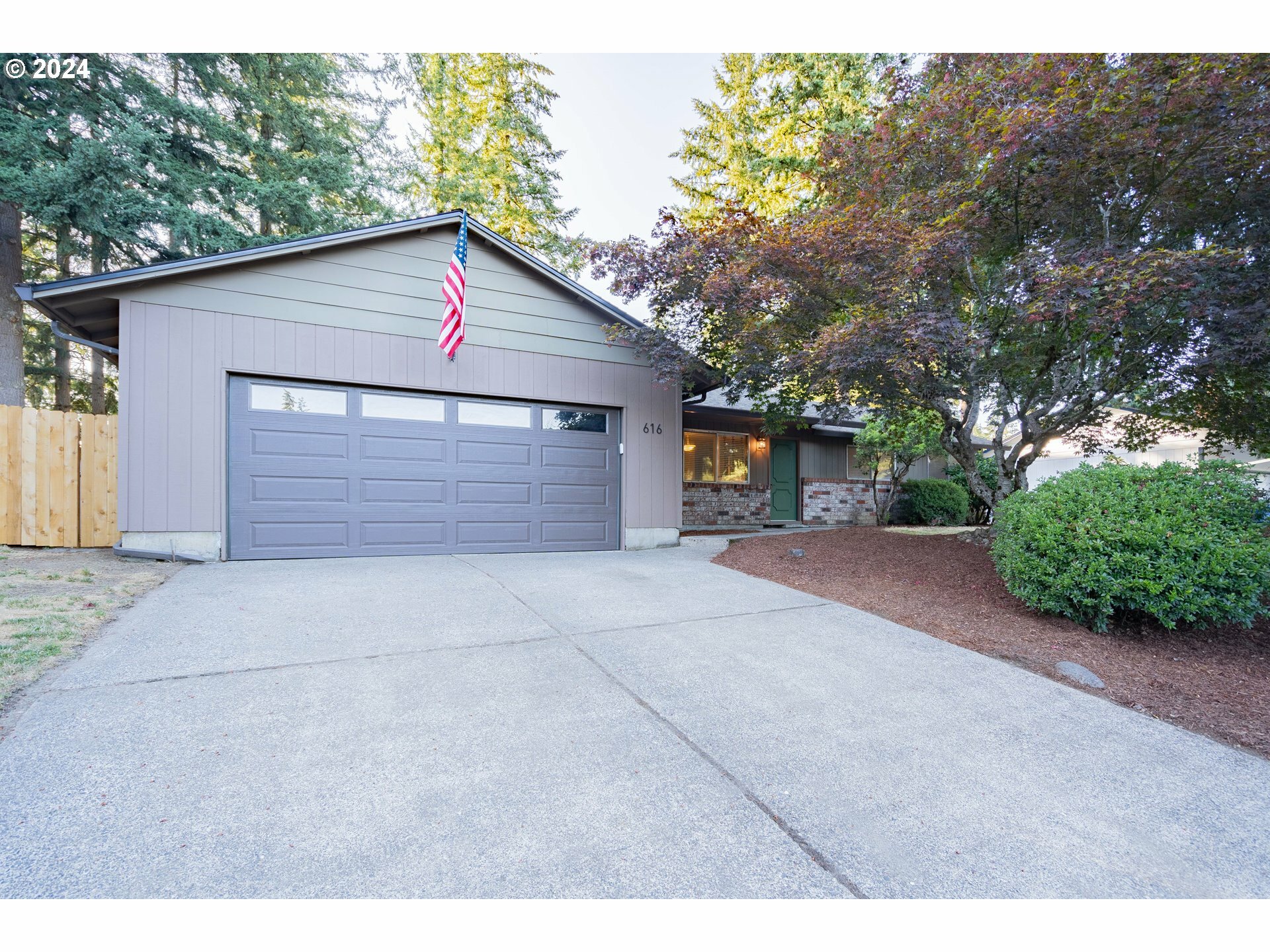 Property Photo:  616 NE 144th Ave  WA 98684 