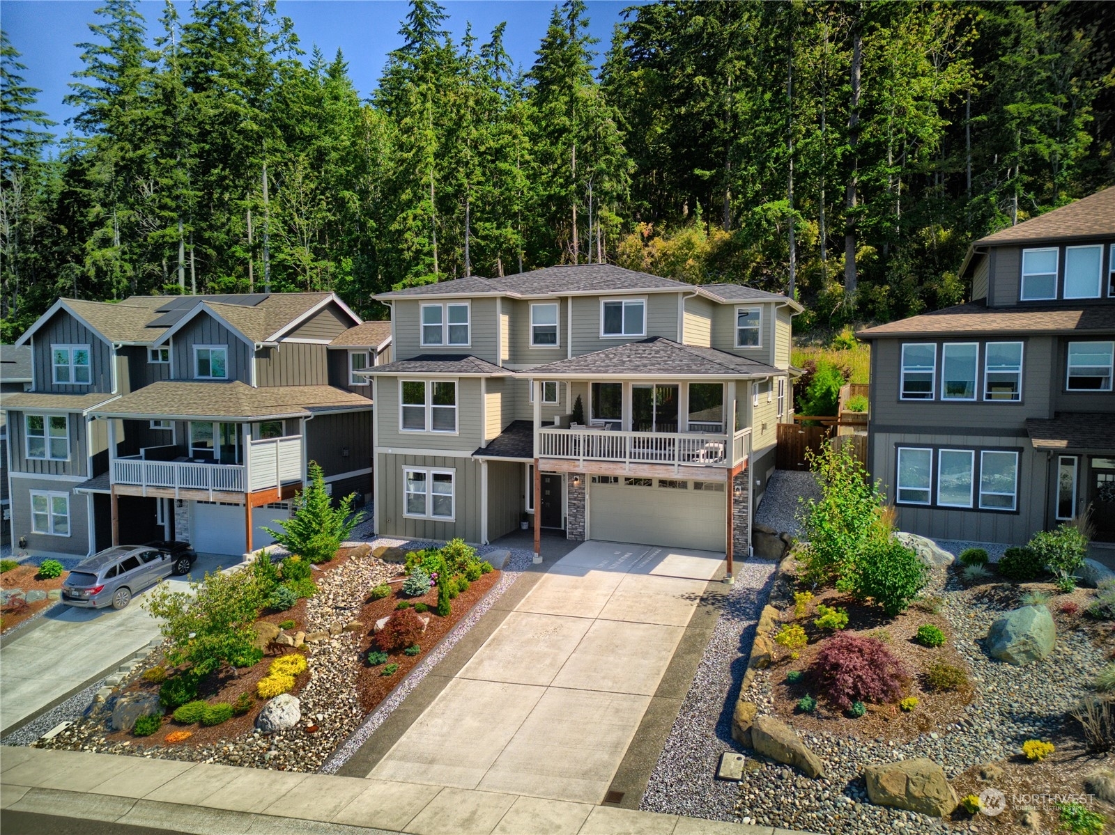 Property Photo:  827 Blackwood Court  WA 98226 