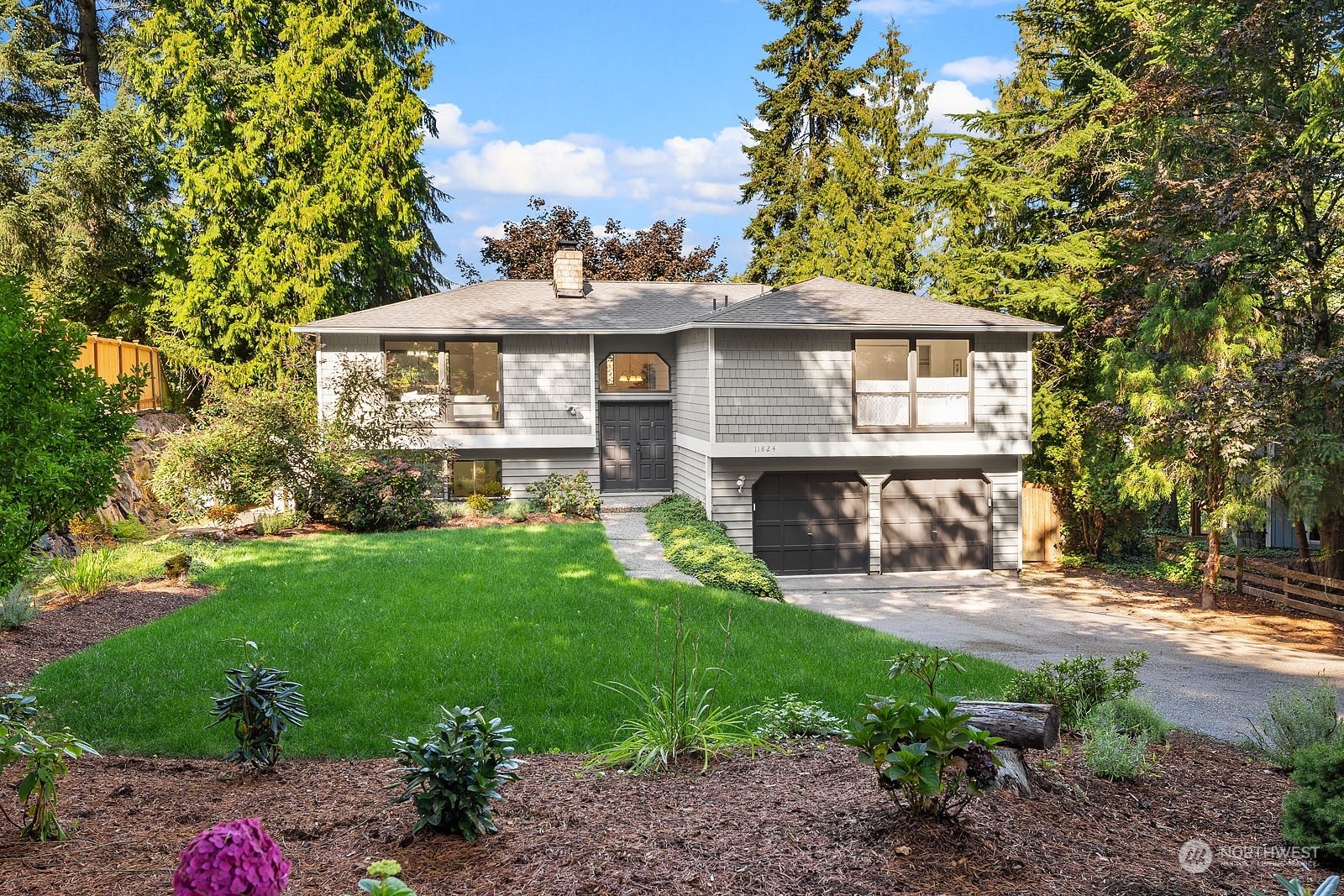 Property Photo:  11824 NE 103rd Place  WA 98033 