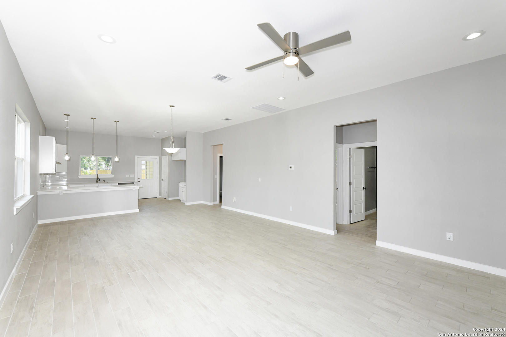 Property Photo:  2318 E Houston St  TX 78202 