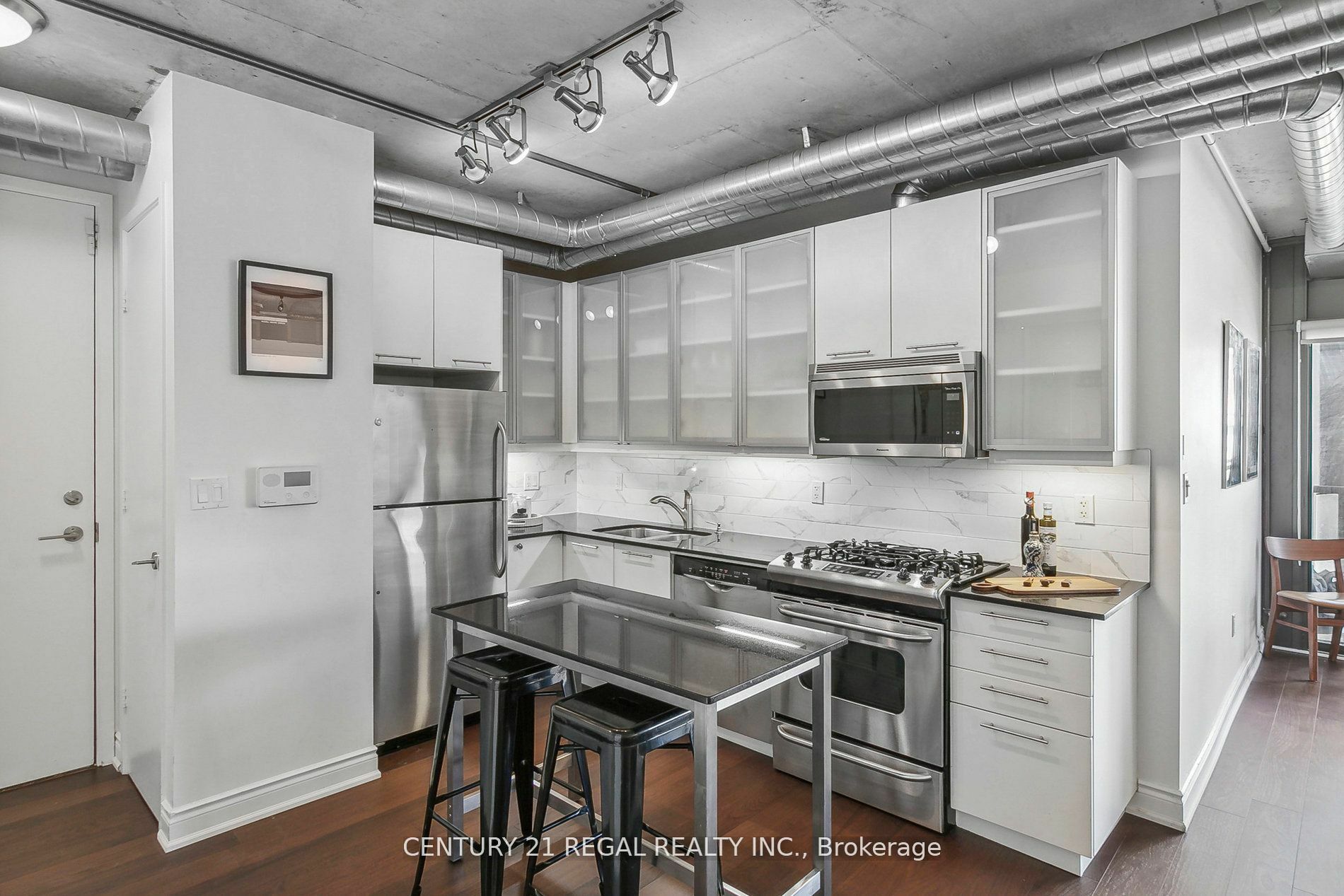 Photo de la propriété:  533 Richmond St W 605  ON M5V 3Y1 