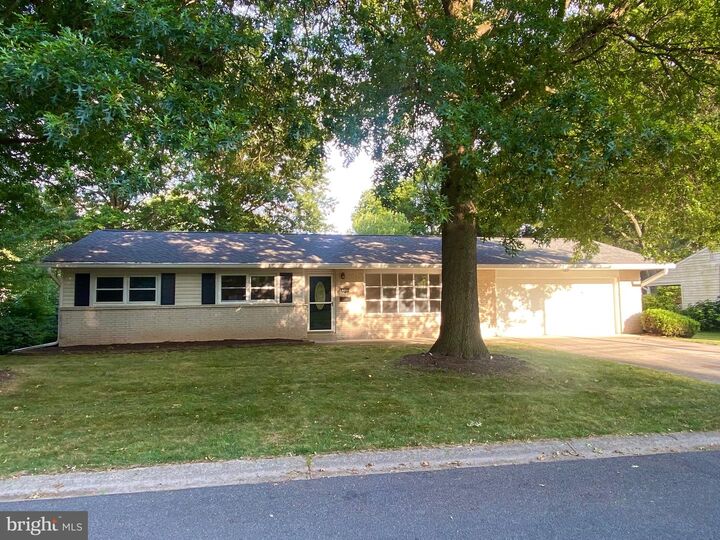 505 W Elmwood Avenue  Mechanicsburg PA 17055 photo