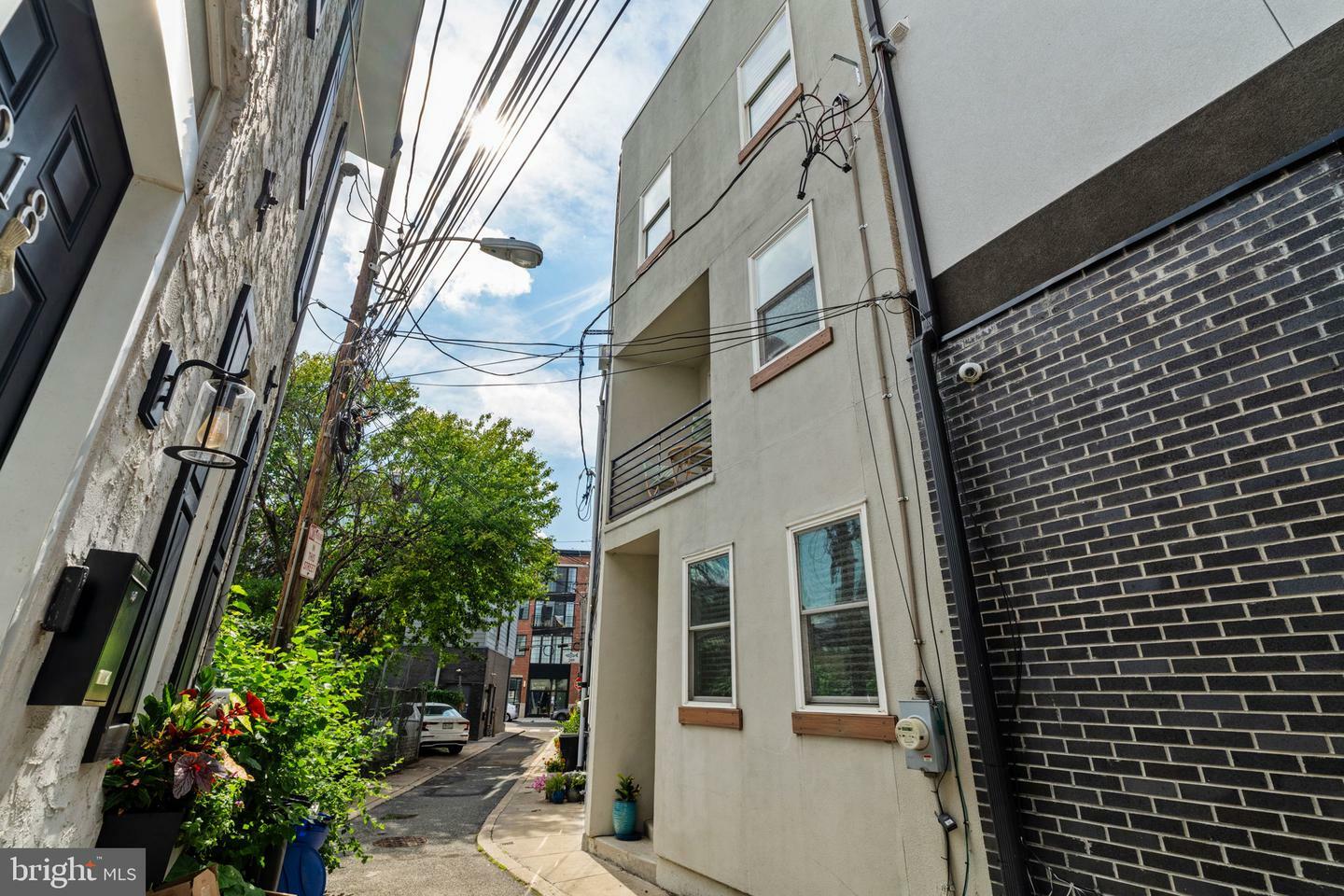 Property Photo:  213 Mercer Street  PA 19125 