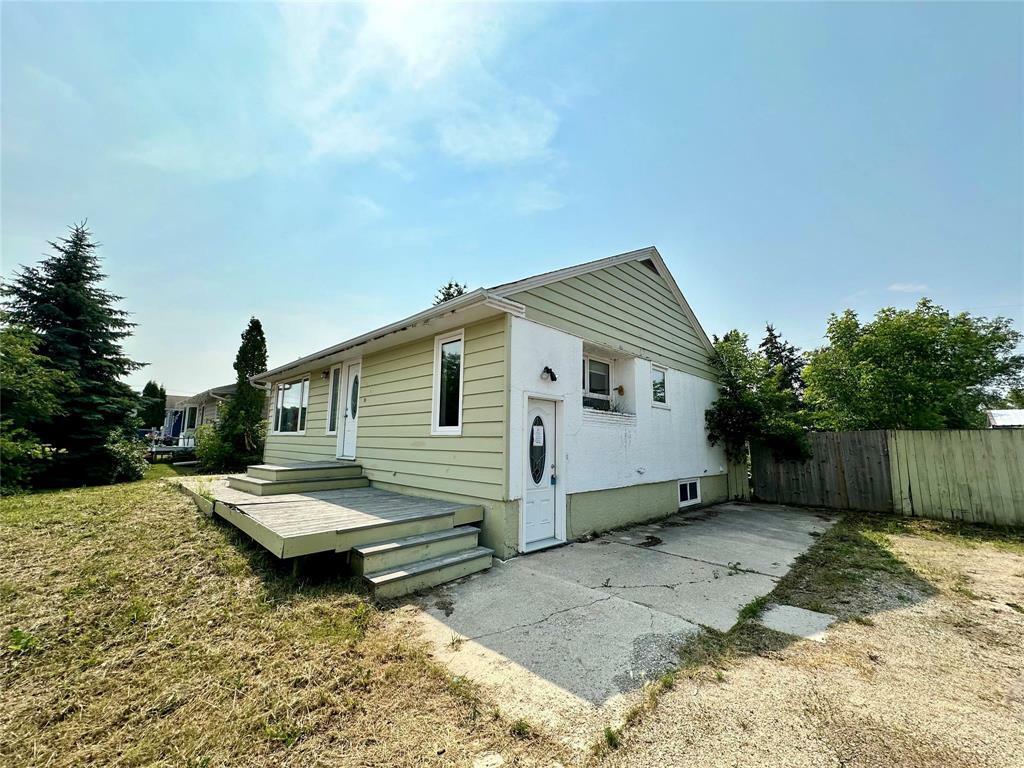 Photo de la propriété:  220 Bell Avenue  MB R9A 1K2 