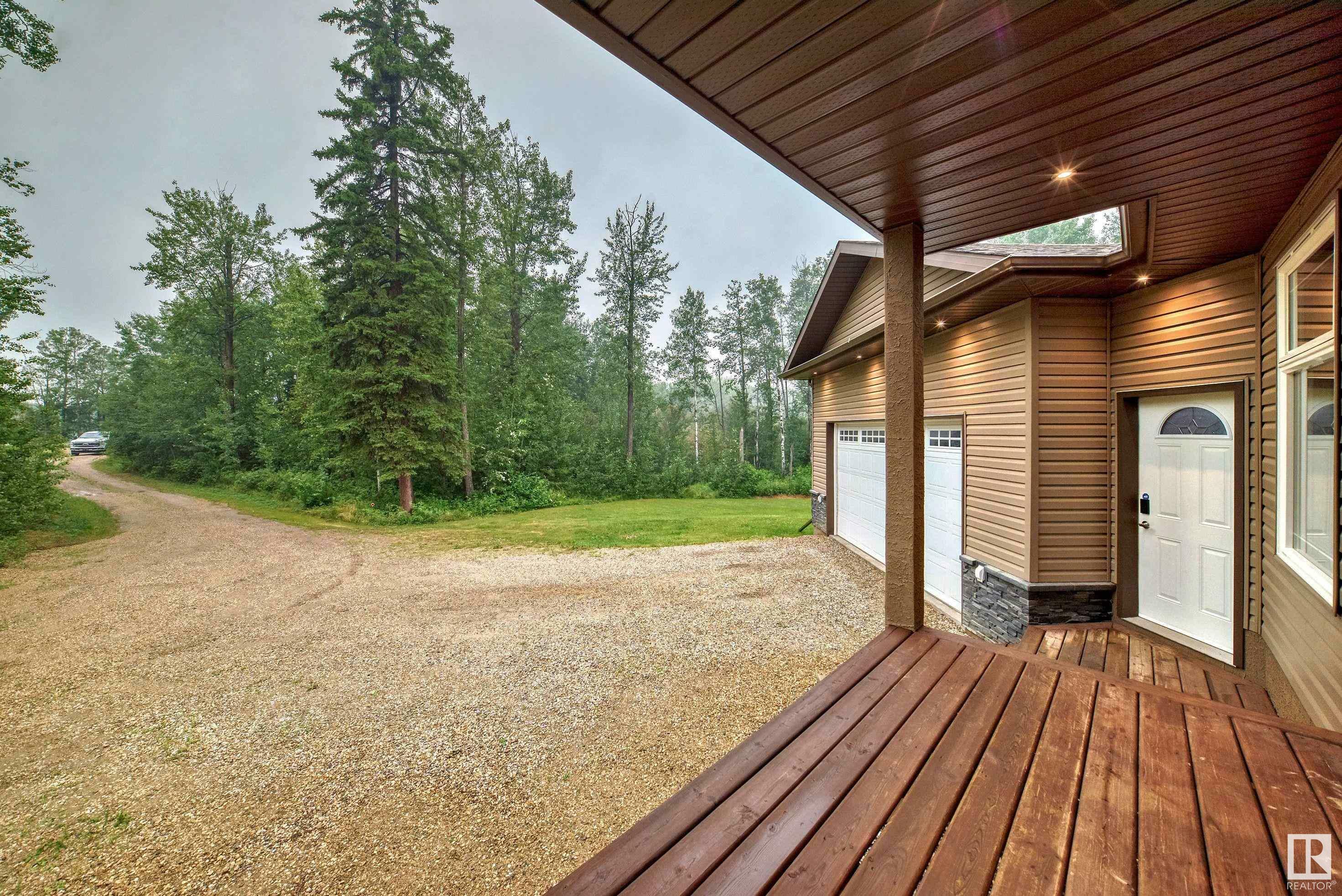 Property Photo:  53513 Rge Rd 42  AB T0E 2K0 