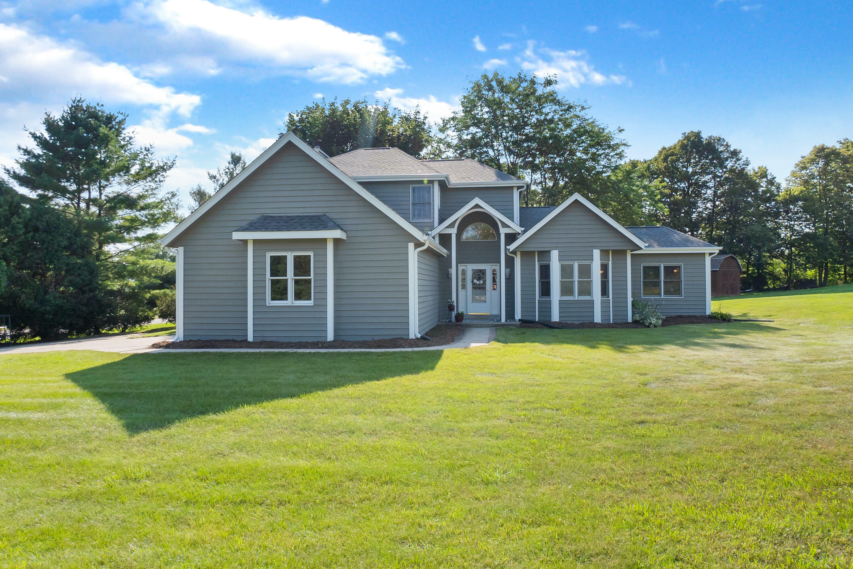 Property Photo:  W260n5477 Glen Ridge Rd  WI 53089 