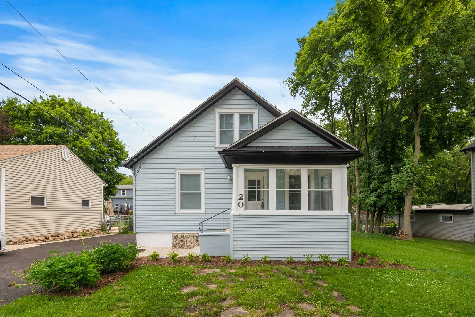 Property Photo:  20 Center Street  IL 60102 