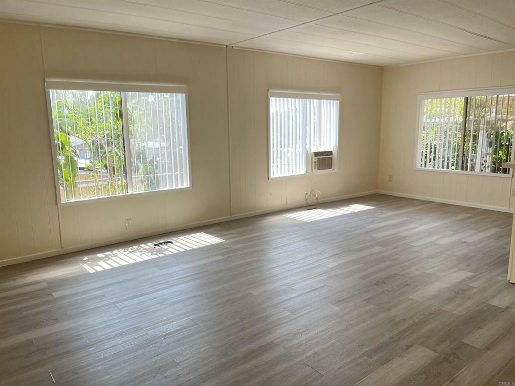 Property Photo: 900 Howard Avenue 20 CA 92029